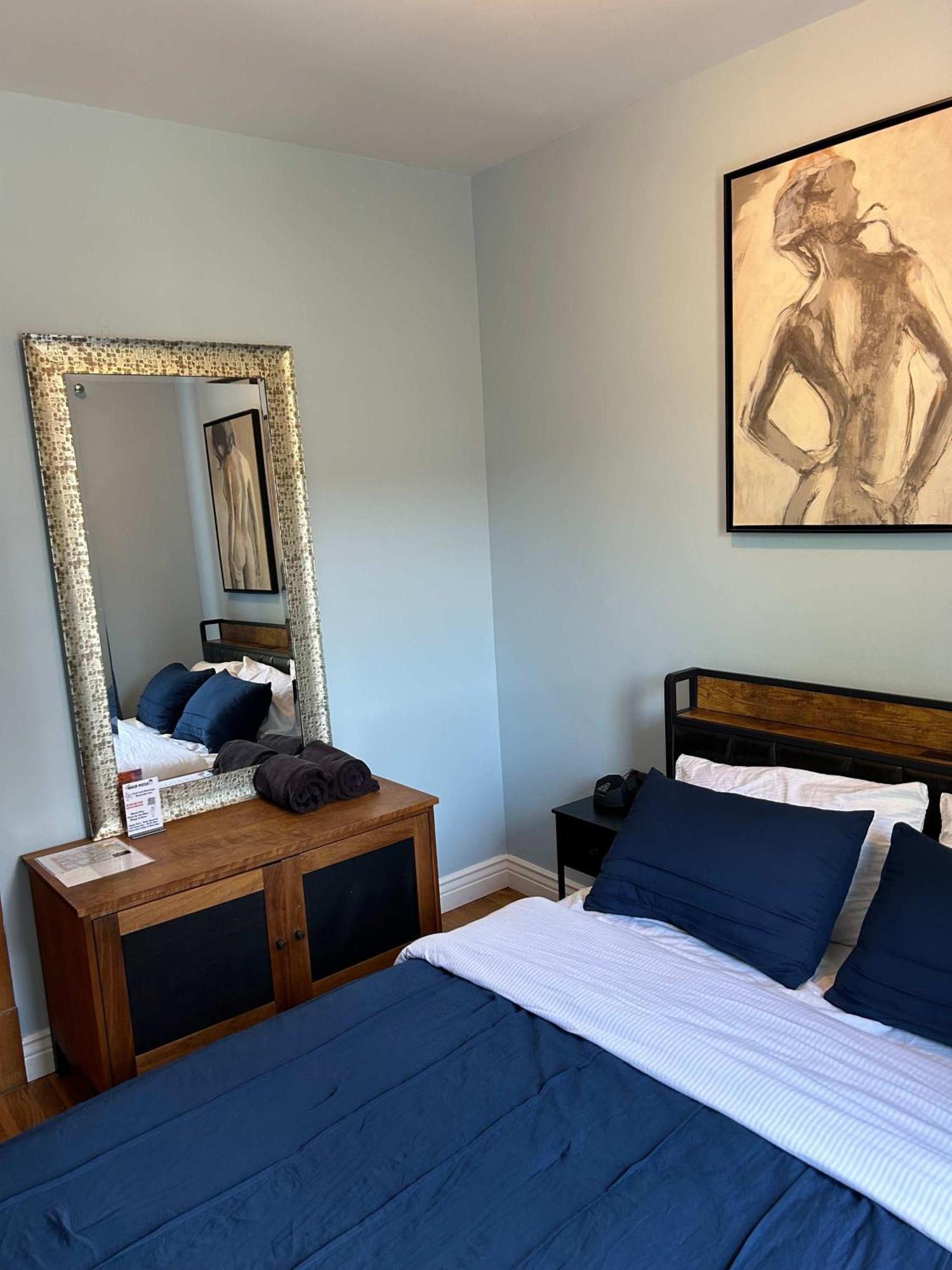 Blue Room In Dorothy'S Bnb Chicago Exterior photo